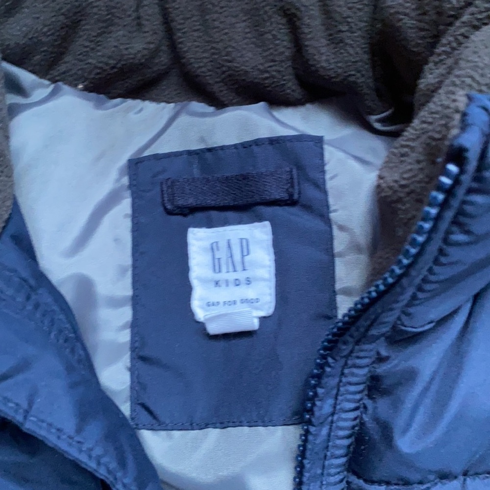 Vest - Picture 2 of 9